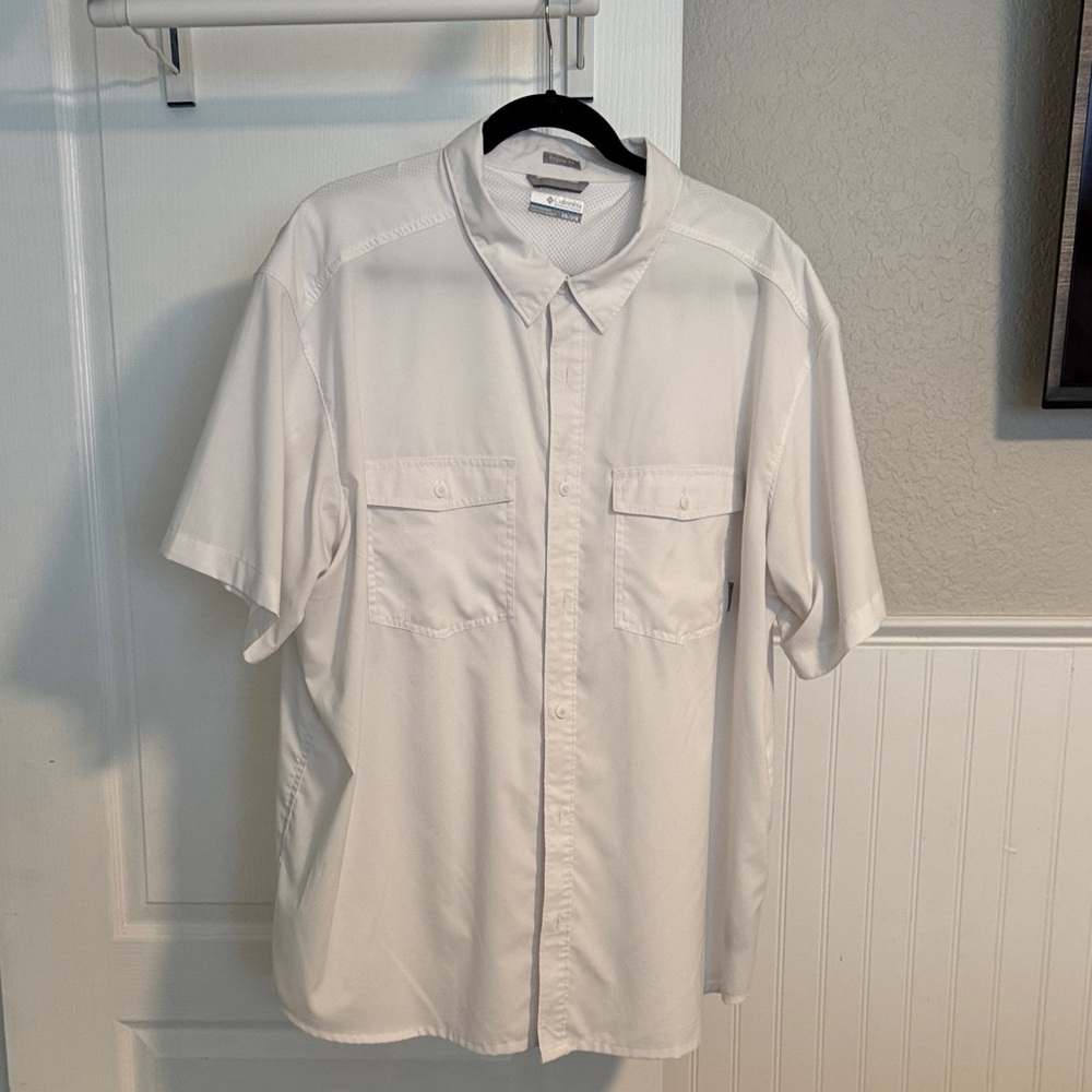 Columbia Men's White Casual Button Down Shirt